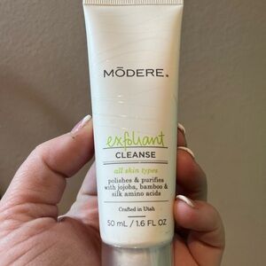 Cream Cleanser & Exfoliant Skincare